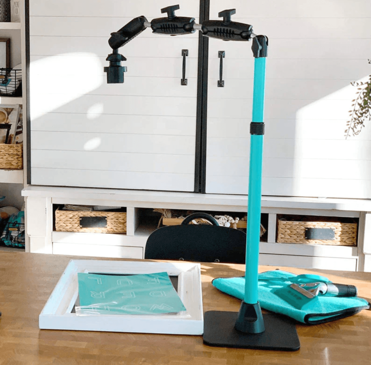 Arkon Remarkable Creator™ Pro Mount for Phone or Camera with Teal Extension Pole