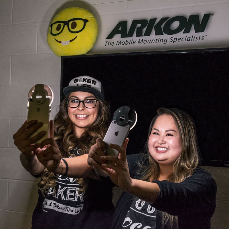 Arkon Rechargeable Selfie LED Clip-On Ring Light for Selfies and Streaming Live Video